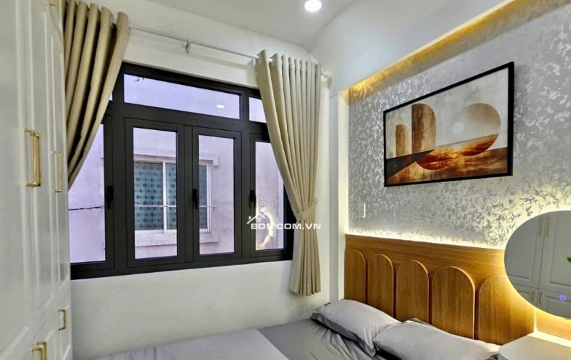 Siêu Phẩm Sát M.Tiền Hoàng Văn Thụ PN 30m2 3 Tầng 3PN Nhỉnh 6 tỷ. Nhà Đẹp ở ngay